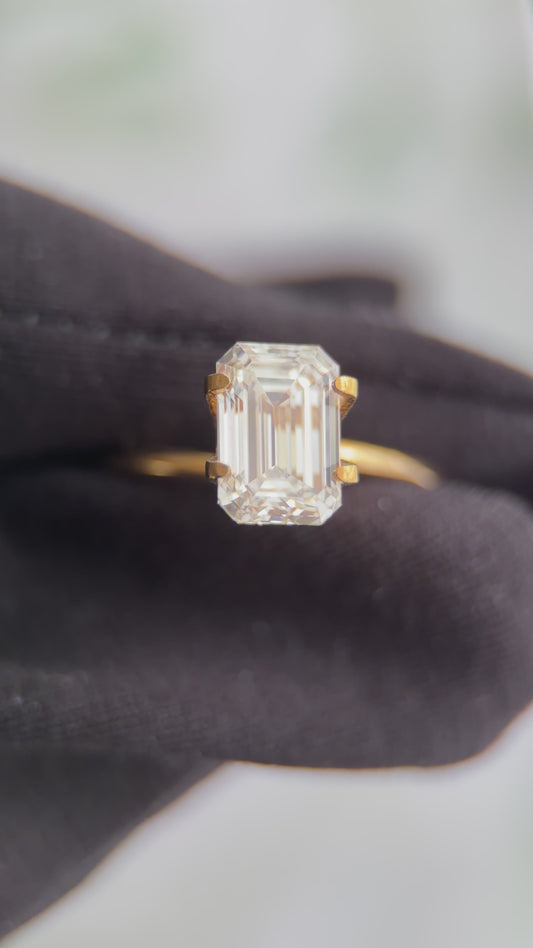 3.10CT Emerald Cut F VVS2 | Lab Grown Diamond